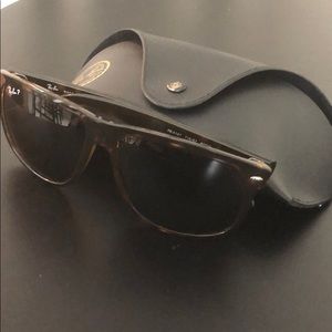 Brown framed Ray-Bans